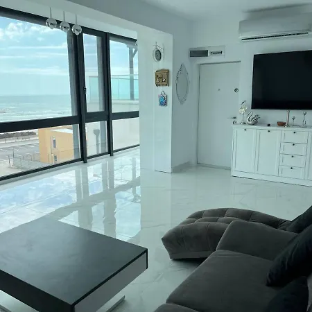 Luxury With Sea View Apartment
